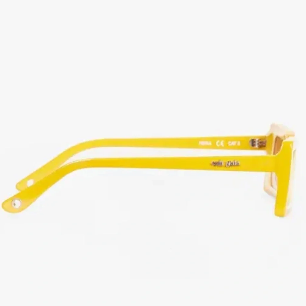 NWT Cult Gaia Hera Rectangle Sunglasses Canary Yellow